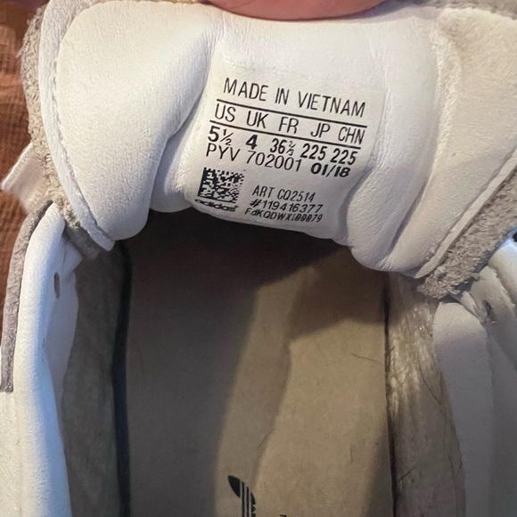 Adidas Superstar - Picture 2 of 3